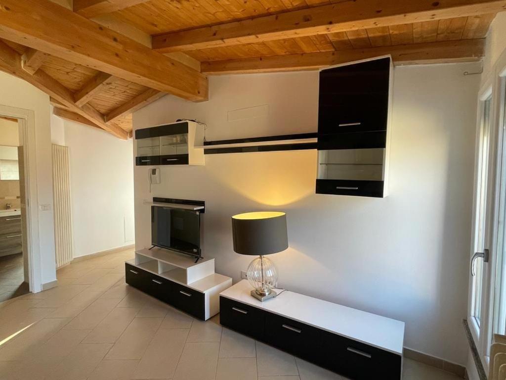 New Downtown Apartment Vigevano Εξωτερικό φωτογραφία